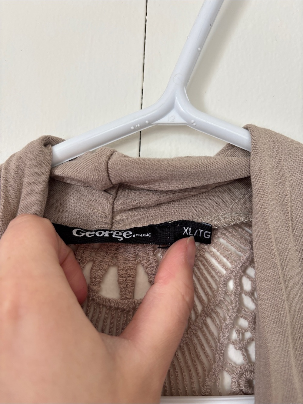 π4/30$π George Taupe Open-Front Cardigan with Crochet Back - Picture 2 of 5